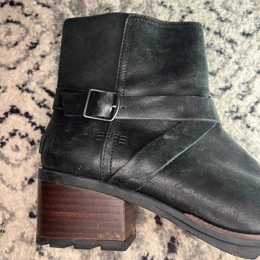 Sorel cate buckle